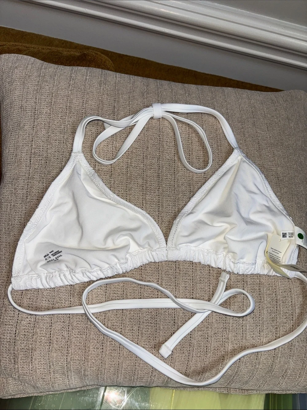 aerie white upf